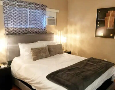 Bright And Comfortable Apartment in Central Tucson